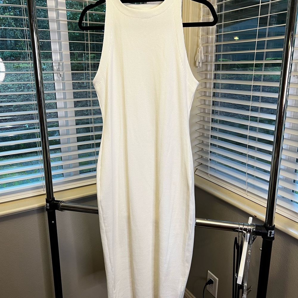 Vici Whitw High Nech Dress